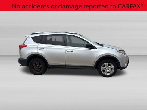 Used 2014 Toyota RAV4 LE FWD image 3