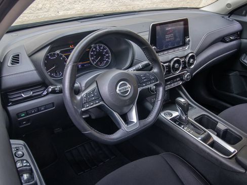 Used 2021 Nissan Sentra SV FWD image 13