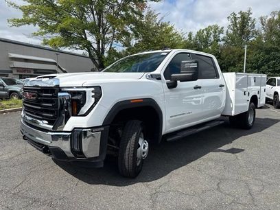 Used 2025 GMC Sierra 3500 Pro w/ Convenience Package