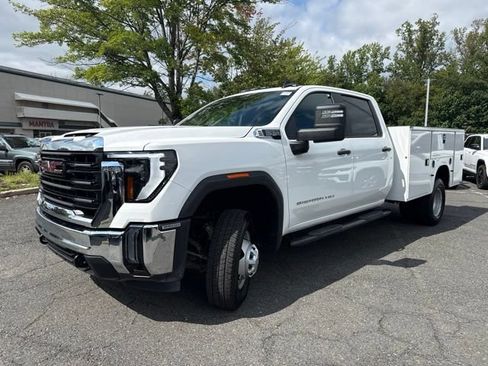 Used 2025 GMC Sierra 3500 Pro w/ Convenience Package AWD/4WD image 3