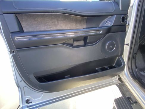 Used 2018 Ford Expedition Limited w/ Equipment Group 302A image 14