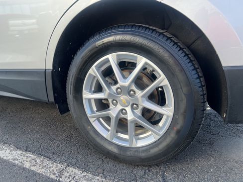 Used 2022 Chevrolet Equinox LS image 34