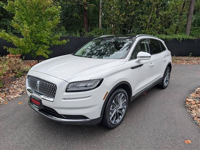 Used 2022 Lincoln Nautilus Reserve w/ Equipment Group 201A AWD/4WD image 1