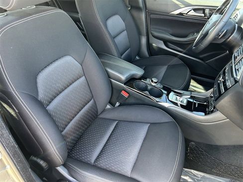 Certified 2018 INFINITI QX30 LUXE image 10