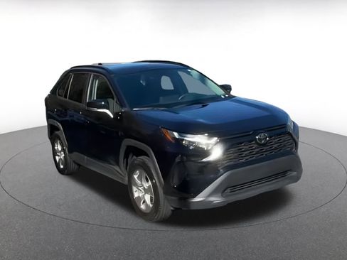 Used 2025 Toyota RAV4 XLE image 16
