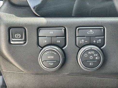 Certified 2025 Chevrolet Silverado 2500 LT w/ Convenience Package AWD/4WD image 17