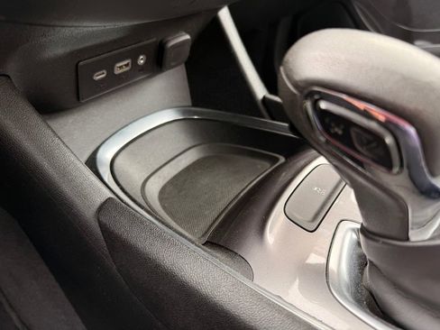 Used 2021 Chevrolet Malibu LT FWD image 22
