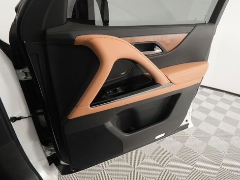 Used 2024 Lexus LX 600 4WD w/ Luxury Package image 21