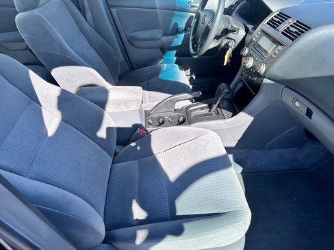 Used 2005 Honda Accord LX image 9