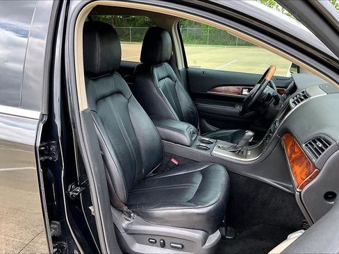 Used 2013 Lincoln MKX FWD image 9