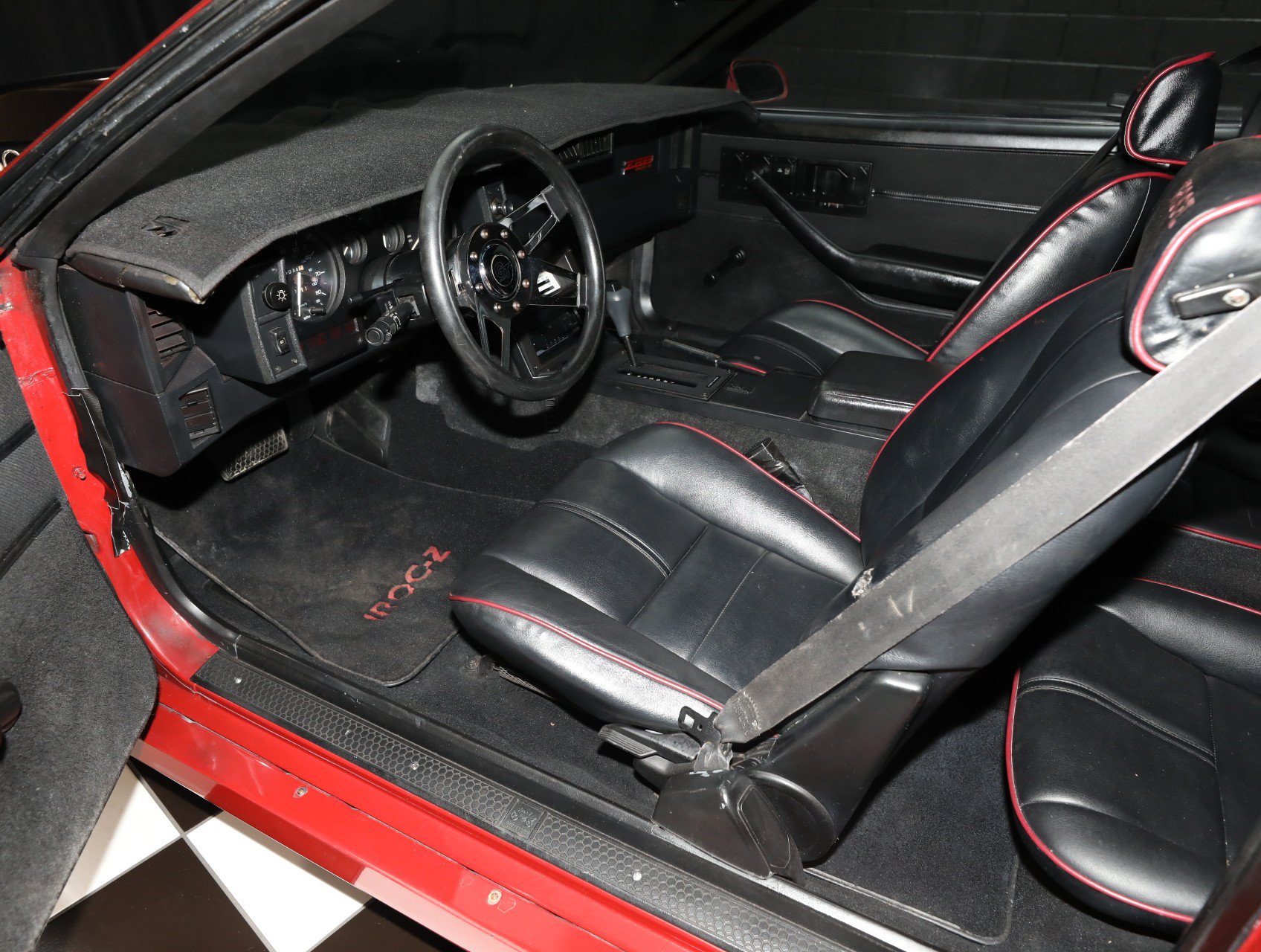 Used 1989 Chevrolet Camaro IROC-Z RWD image 3