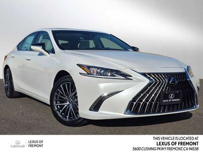 New 2025 Lexus ES 300h w/ Premium Package