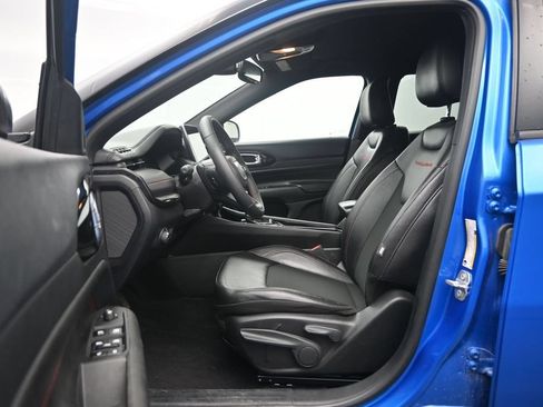Used 2025 Jeep Compass Trailhawk AWD/4WD image 23