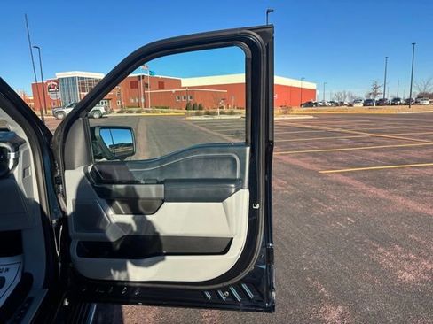 Used 2023 Ford F150 Limited image 30
