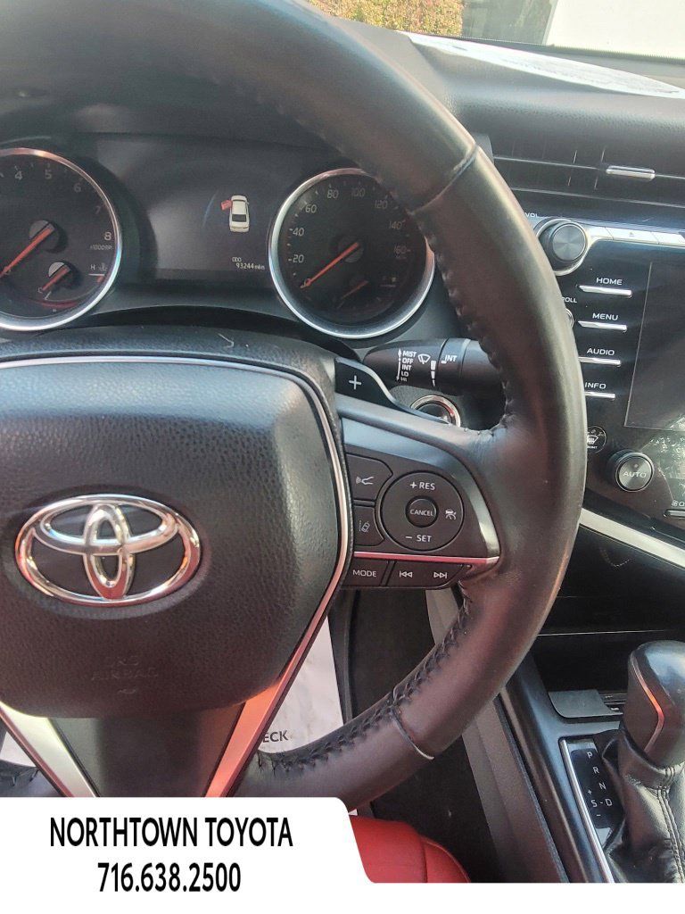 Used 2018 Toyota Camry XSE FWD image 19