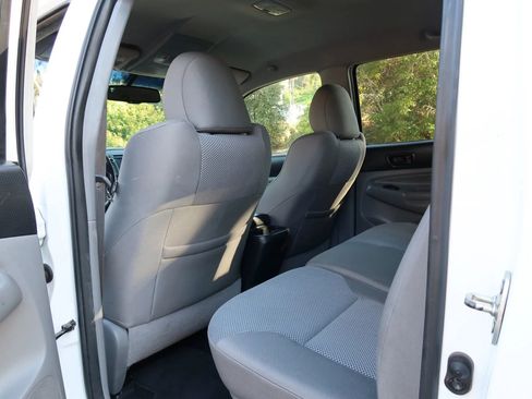 Used 2013 Toyota Tacoma PreRunner w/ TRD Sport Pkg image 16