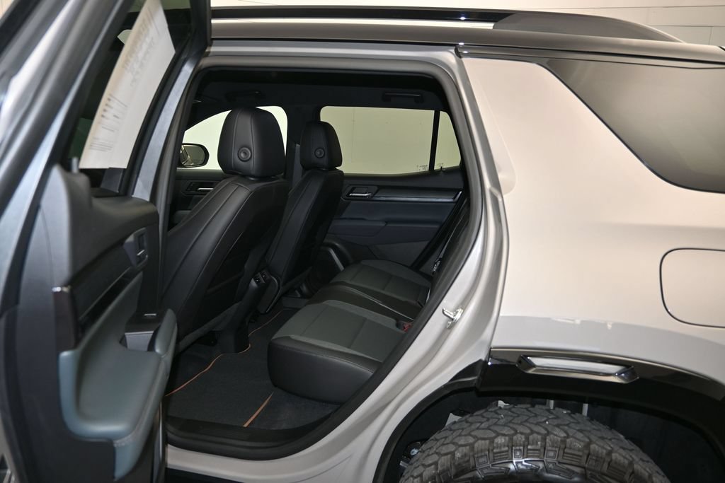 Used 2026 GMC Terrain AT4 w/ Technology Package II AWD/4WD image 23