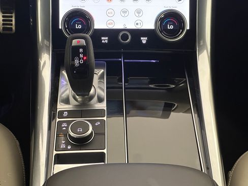 Used 2022 Land Rover Range Rover Sport HST image 18