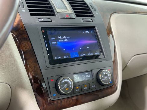 Used 2008 Cadillac DTS image 22