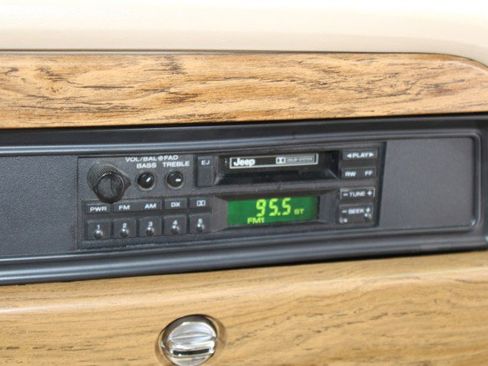 Used 1989 Jeep Grand Wagoneer image 22