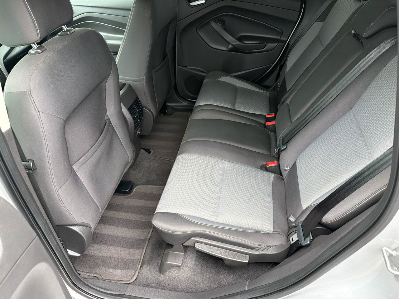 Used 2017 Ford Escape SE AWD/4WD image 9