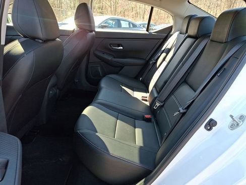 Used 2023 Nissan Sentra SR w/ SR Premium Package image 10