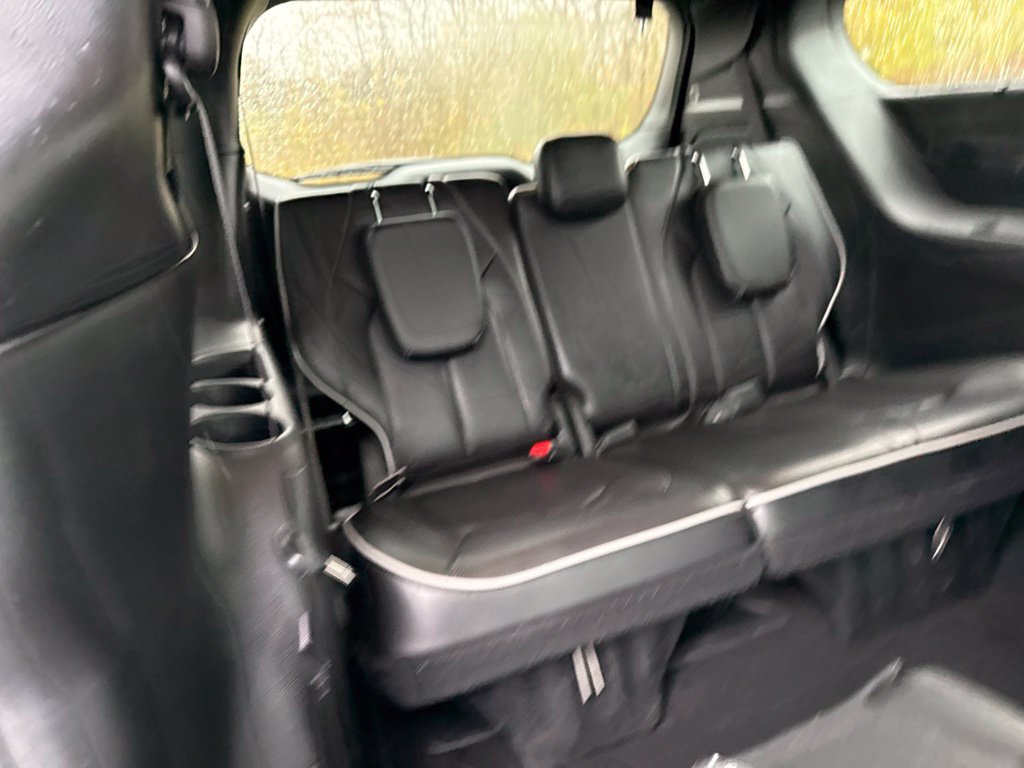 Used 2025 Chrysler Pacifica Limited FWD image 14