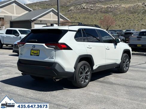 Used 2022 Toyota RAV4 XLE Premium AWD/4WD image 5