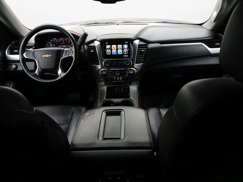 Used 2020 Chevrolet Suburban LT image 3