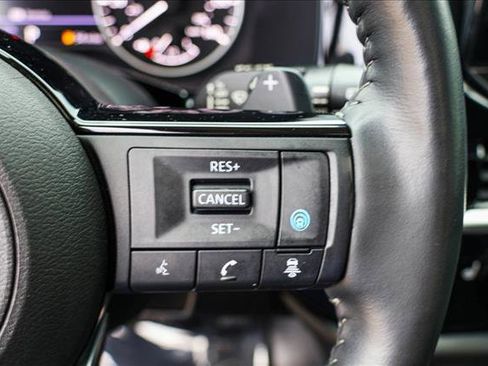 Used 2022 Nissan Pathfinder SL w/ SL Premium Package image 16