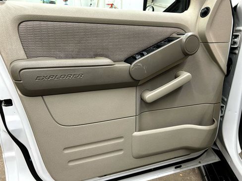 Used 2007 Ford Explorer Sport Trac XLT image 20