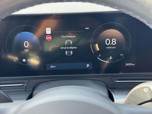 Used 2025 Hyundai Kona Limited image 25