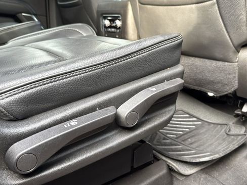 Used 2021 GMC Yukon XL Denali image 27