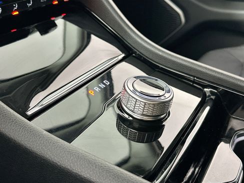 Used 2022 Jeep Grand Cherokee L Limited image 17