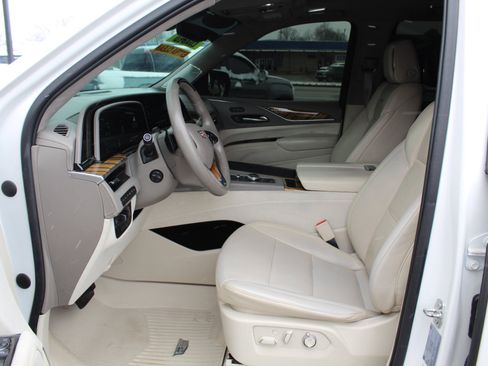 Used 2021 Cadillac Escalade Sport Platinum w/ Heavy-Duty Trailer Package image 9