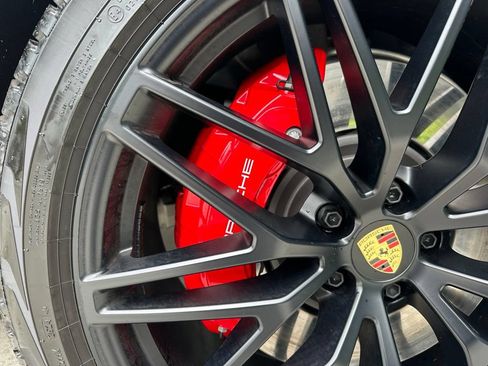 Certified 2025 Porsche Macan GTS AWD/4WD image 16