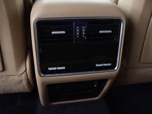 Used 2023 Porsche Cayenne Platinum Edition image 48