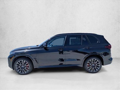 New 2026 BMW X5 xDrive50e w/ M Sport Package AWD/4WD image 5
