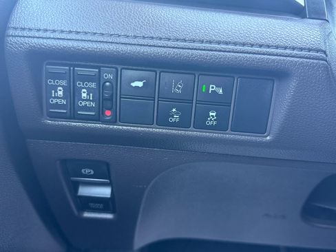 Used 2018 Honda Odyssey Touring image 31