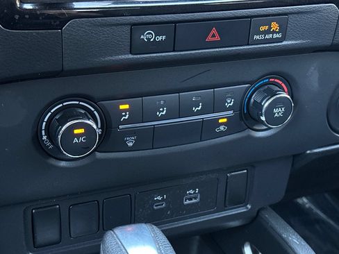 Used 2023 Nissan Frontier SV AWD/4WD image 18