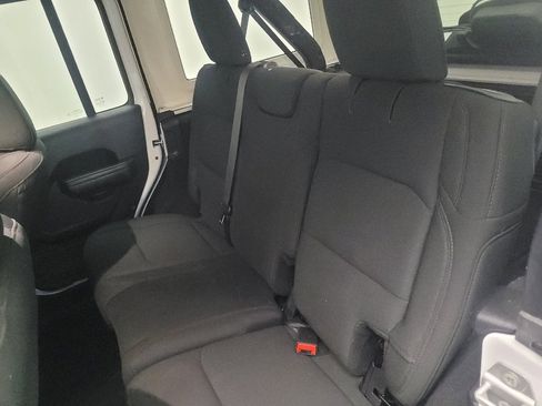 Used 2019 Jeep Wrangler Unlimited Sport S AWD/4WD image 18