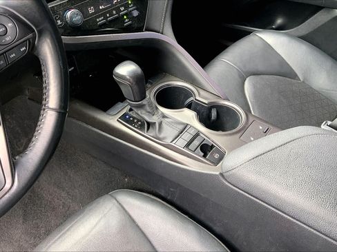 Used 2022 Toyota Camry XSE FWD image 16