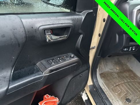 Used 2017 Toyota Tacoma image 15