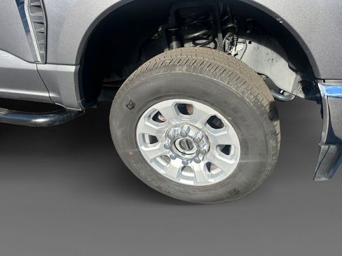 Used 2024 Ford F250 XLT image 16