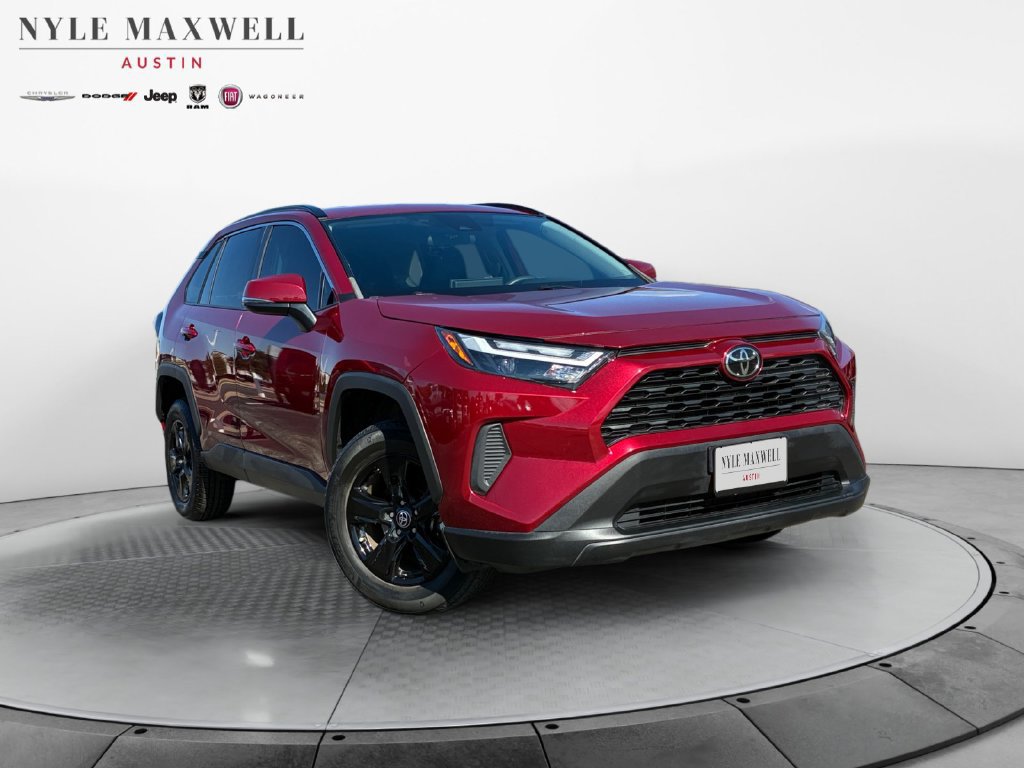 Used 2023 Toyota RAV4 XLE FWD image 2
