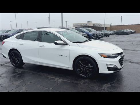 Used 2023 Chevrolet Malibu LT w/ Sport Edition image 2