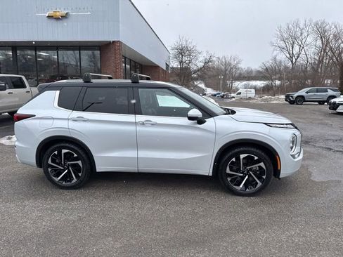 Used 2024 Mitsubishi Outlander SEL image 8
