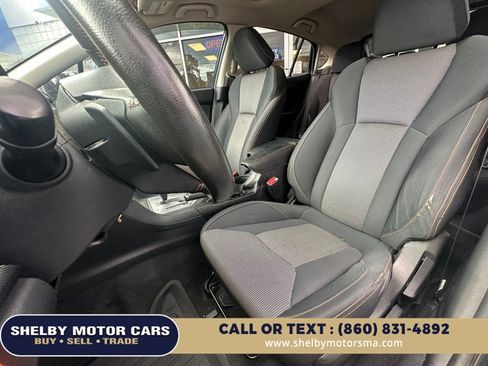 Used 2019 Subaru Crosstrek 2.0i Premium w/ Moonroof Package AWD/4WD image 9