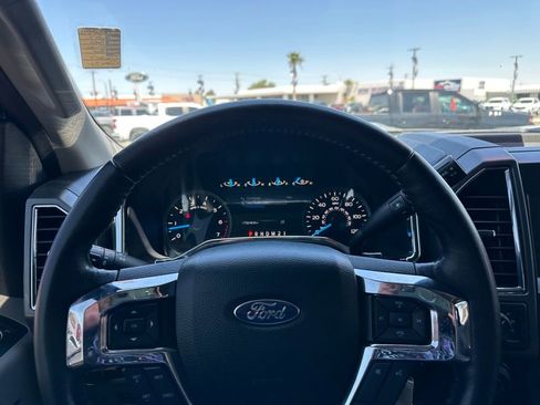 Used 2017 Ford F150 XLT w/ Equipment Group 302A Luxury AWD/4WD image 18