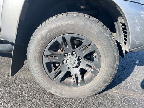 Used 2015 Toyota Tacoma PreRunner w/ SR5 Package image 12